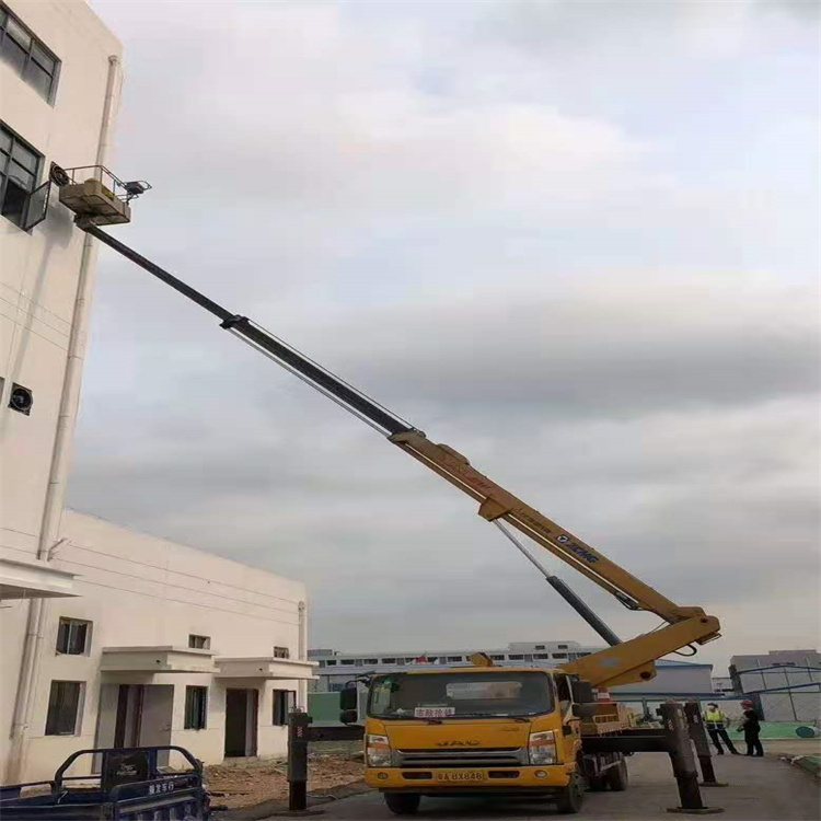 红坪镇吊车可以用吊笼吊人作业吗